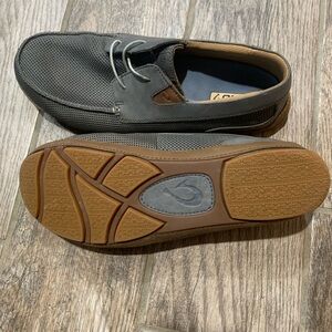 New Men’s Olukai casual shoe. Size 10.5.